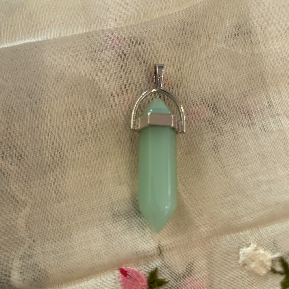 NWOTS Jade Crystal point! Pendulum pendant